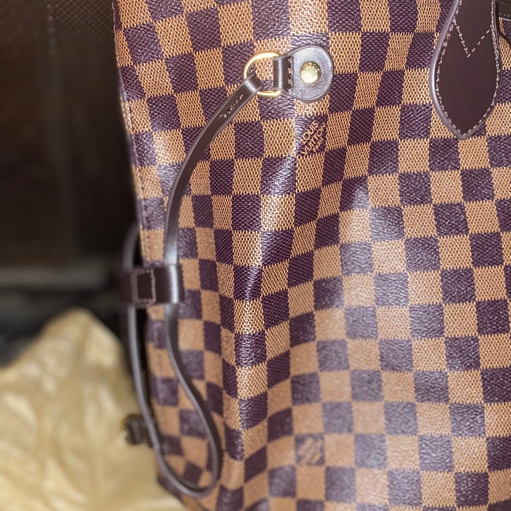 Handbag - Picture 3 of 4